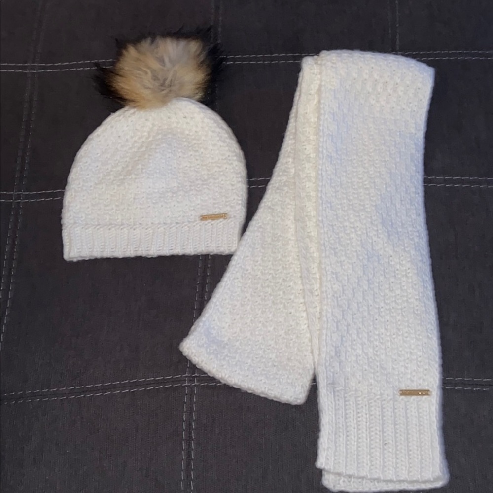 Michael Kors Matching Hat & Scarf Set